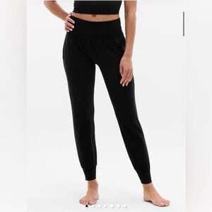 Athleta Salutation Joggers- Black